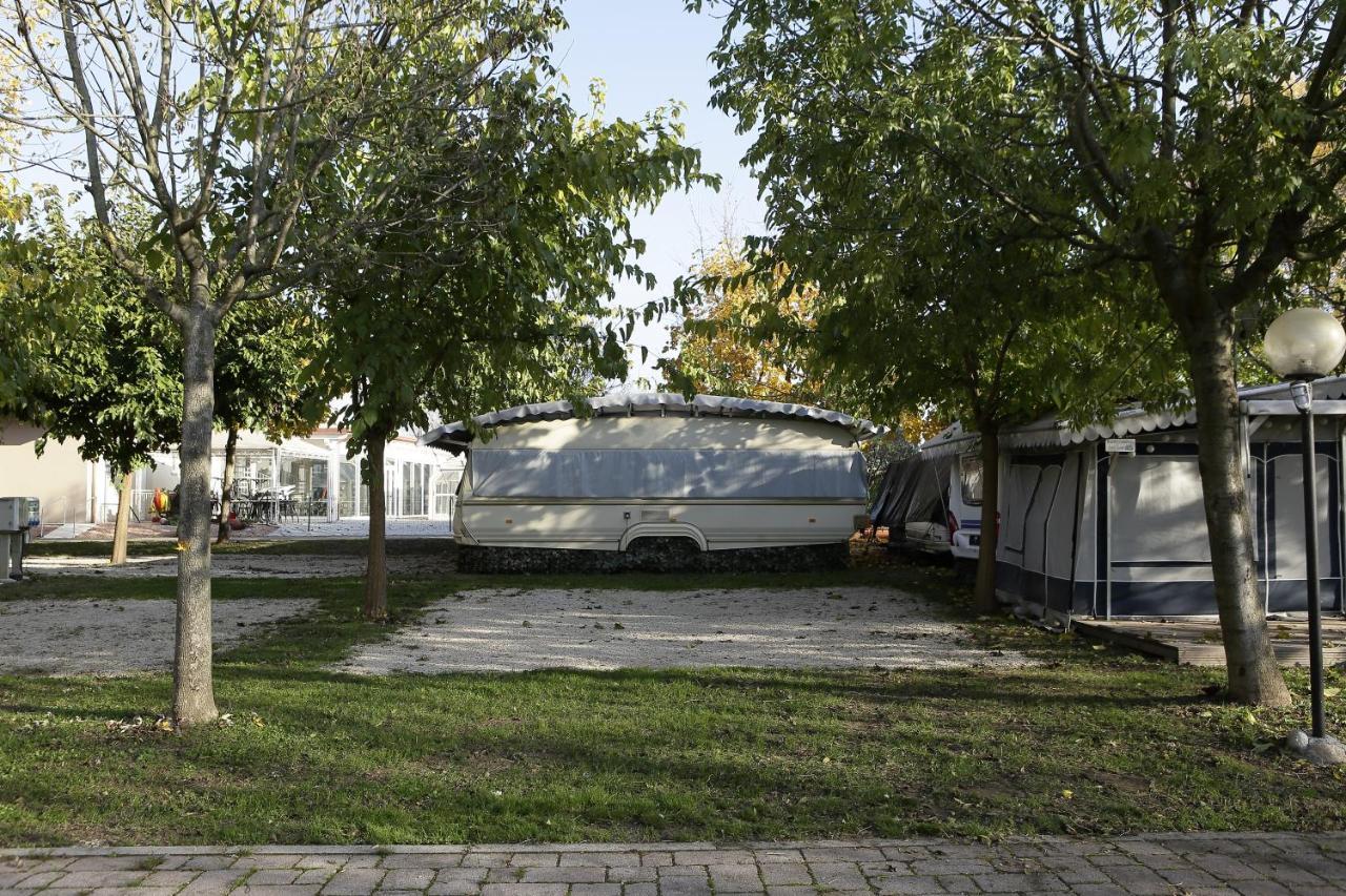 Camping Da Giovanni Peschiera del Garda Exterior foto